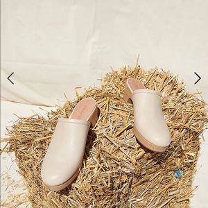 Madewell Ruby Clog in Ivory Leather